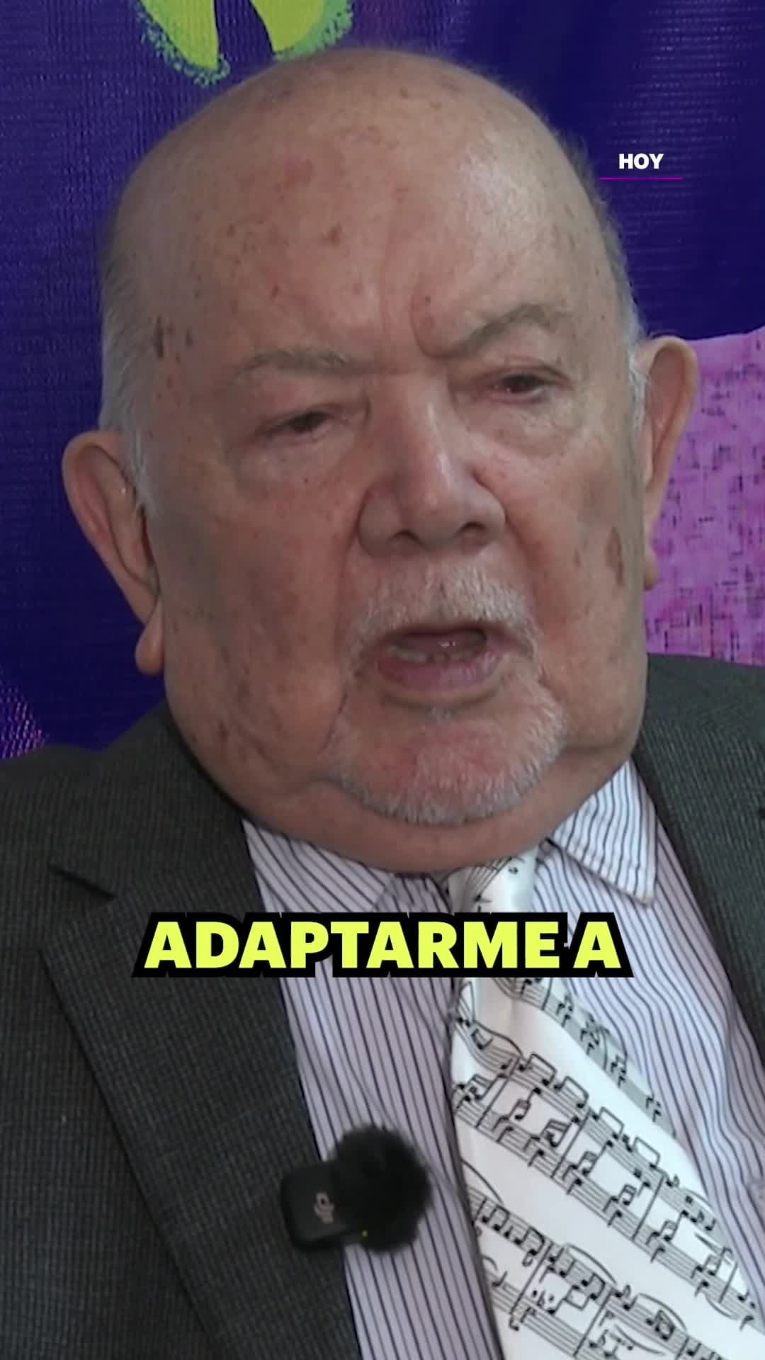Sergio Corona rompe en llanto al recibir un emotivo homenaje por su trayectoria artística