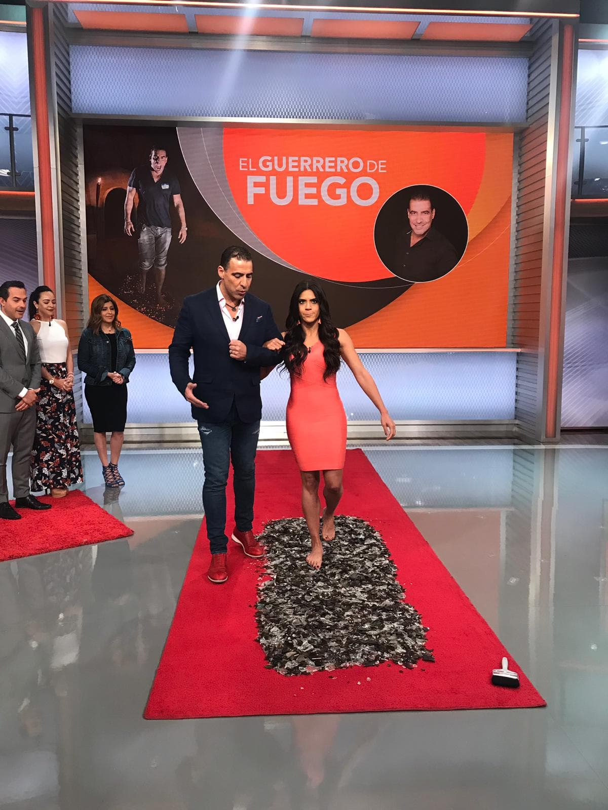 Francisca dio pasos cautelosos mientras el coach le recordaba lo fantástica, fuerte e increíble que es. Nuestra conductora estaba enfocada en vencer el fracaso y cualquier miedo.