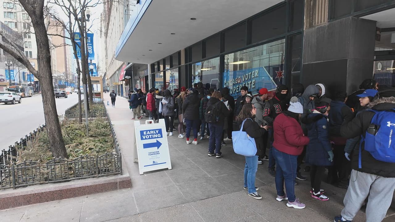 Jóvenes con necesidades especiales votan por primera vez en Chicago
