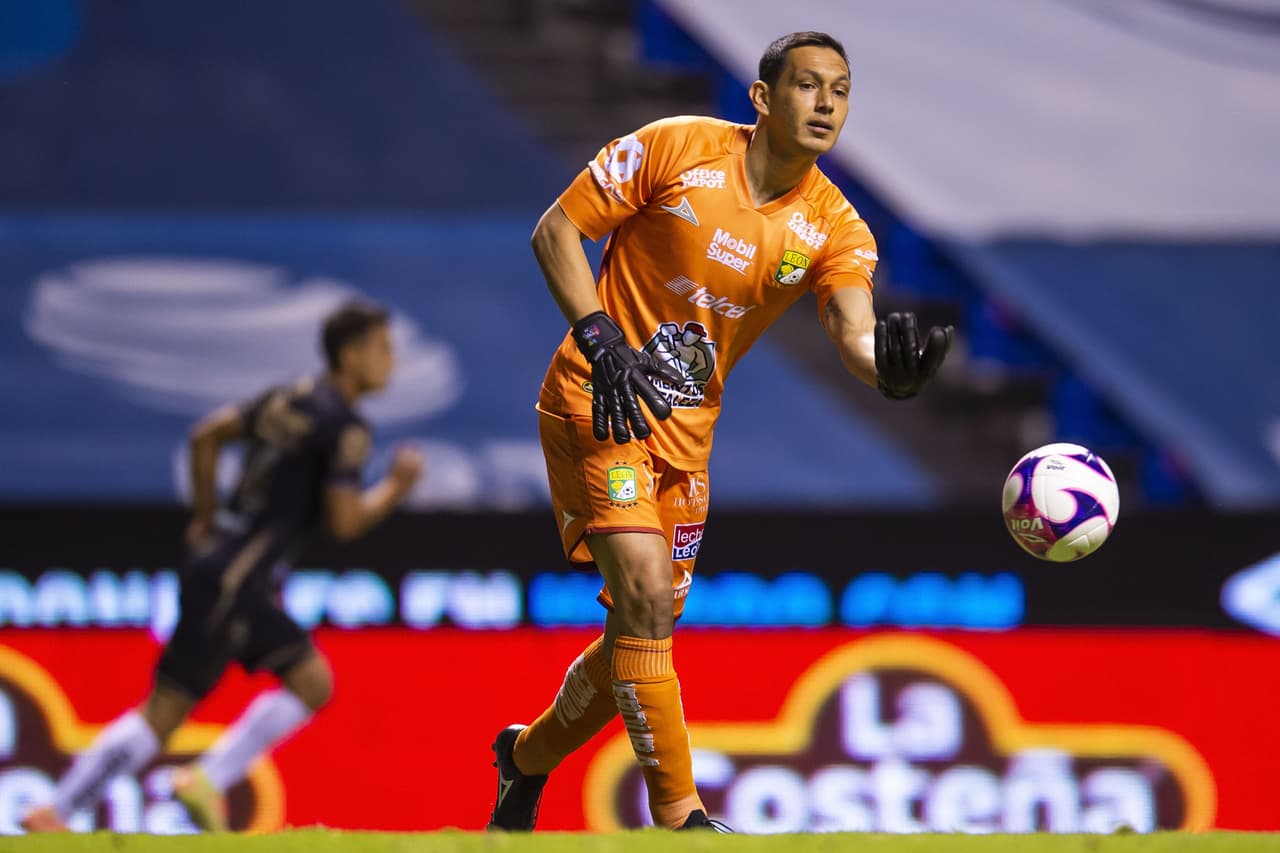 Cota evitó que Puebla se pusiera al frente en el juego.