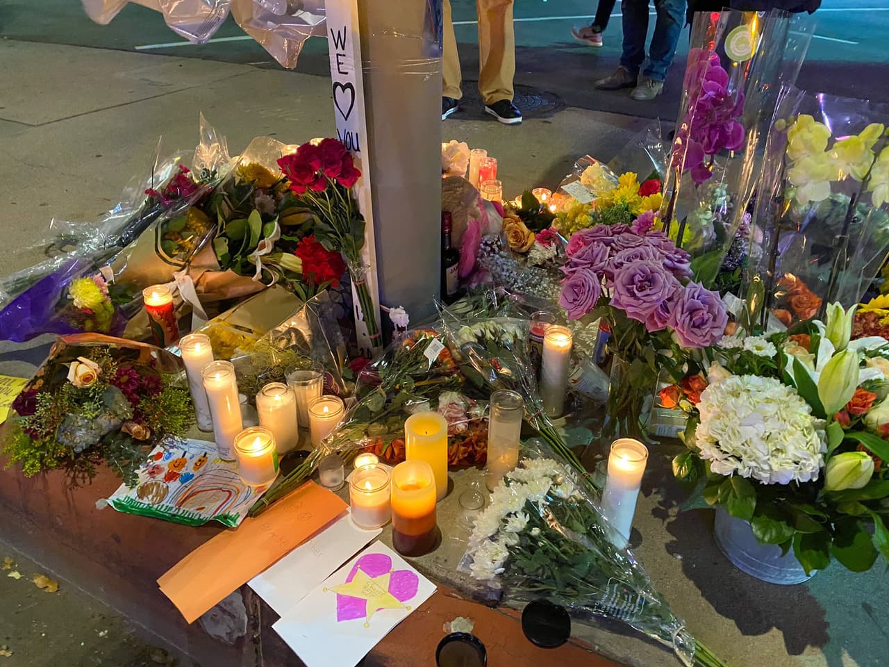 Al momento de su muerte Leist "estaba ayudando a alguien. Es una oficial del sheriff por excelencia", dijo Alex Villanueva, Alguacil del Condado de Los Ángeles.