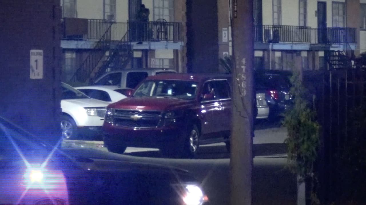 Un menor, de 12 años, fue herido en su brazo derecho. El otro, de 14 años, resultó herido en la pierna derecha. Ambos aún se encuentran en el hospital.