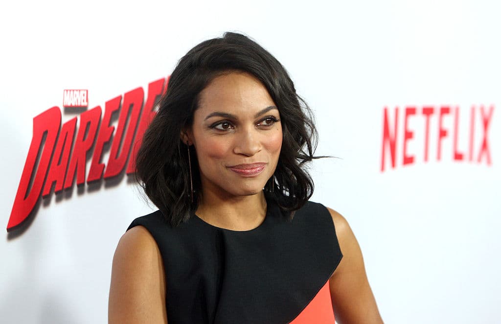 En el 2007 incluso mostró que sabe “algunas palabras” en klingon durante su aparición en el programa de Conan O’ Brian.