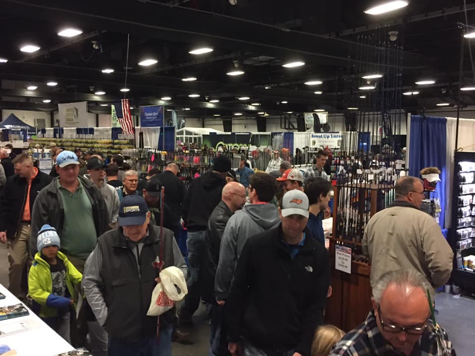 <b>Evento</b>: Southeast Bass and Fishing Expo
<br>
<b>Fecha</b>: 12 al 14 de enero
<br>
<b>Lugar</b>: NC State Fairgrounds. 4285 Trinity Road. Raleigh, NC
<br>
<b>Sitio web</b>:
<a href="https://www.bassandsaltwaterfishingexpo.com/">https://www.bassandsaltwaterfishingexpo.com/</a>
<br>
<br>Compra productos de más de 100 empresas nacionales y locales, desde cañas de pescar hasta carretes, embarcaciones, indumentaria y todo tipo de equipo. Escuche a expertos, como Bryan Thrift, un pescador deportivo condecorado de Shelby, famoso por sus preciadas capturas de lubina, y el presentador de televisión y pescador Tim Horton.