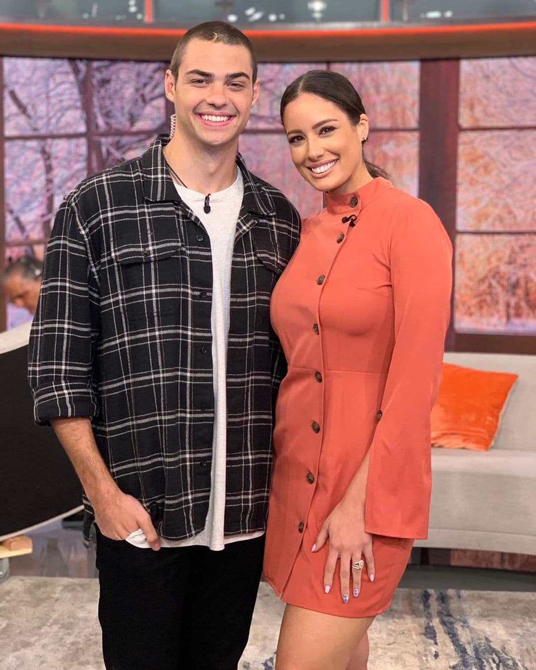 Y por supuesto que la bella Aleyda Ortiz también quiso su foto con la joven estrella de Hollywood. Ambos muy sonrientes en nuestra casa.