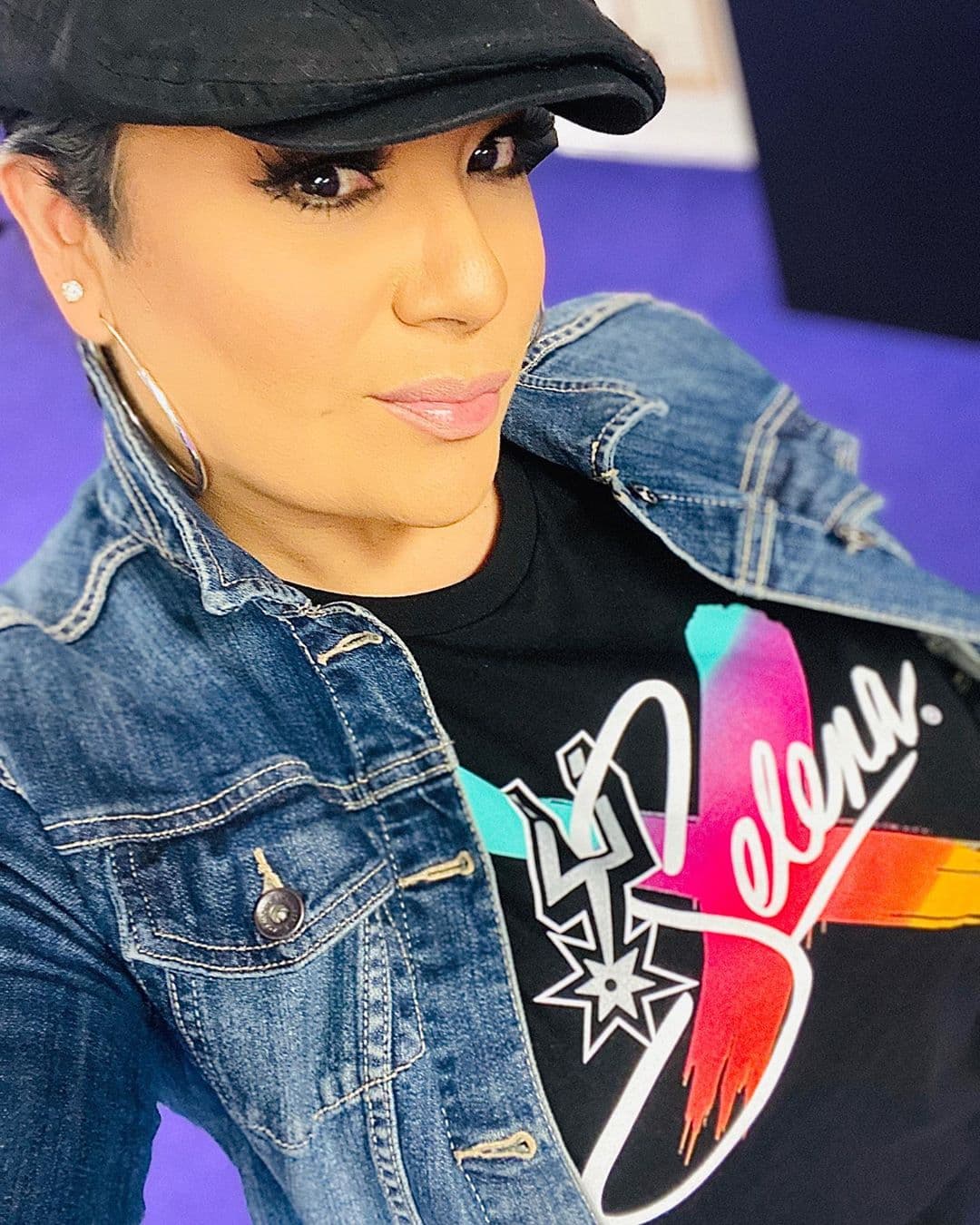 Por su parte, su hermana mayor Suzette compartió una imagen de una rosa blanca y una dedicatoria especial.