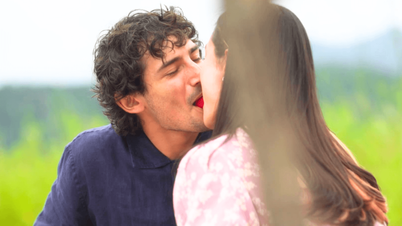 Tona y Malú se entregan a la pasión | Amanecer | Capítulo 80