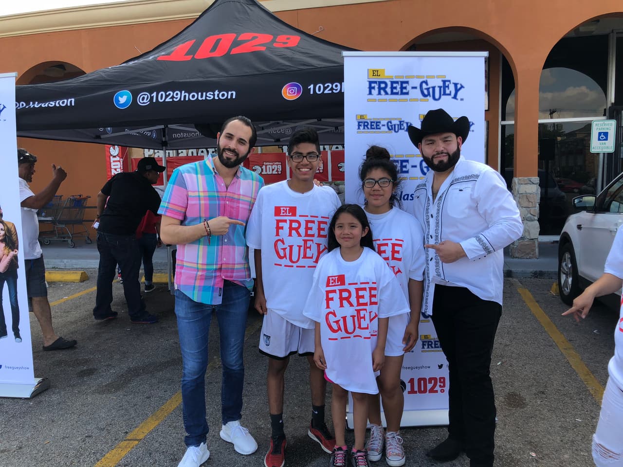 Y todos con la camisa bien puesta.