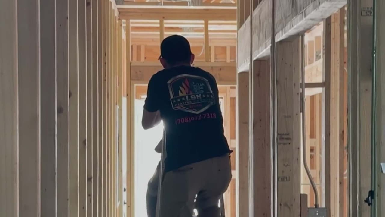 Informe vincula redadas de ICE con pérdida de 668 mil empleos en EEUU