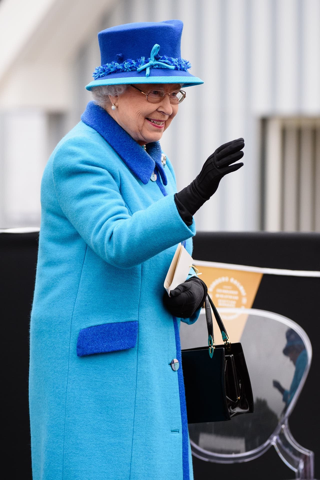 Con 63 años y 217 días, cumplidos el 9 de septiembre, vence a la Reina Victoria.