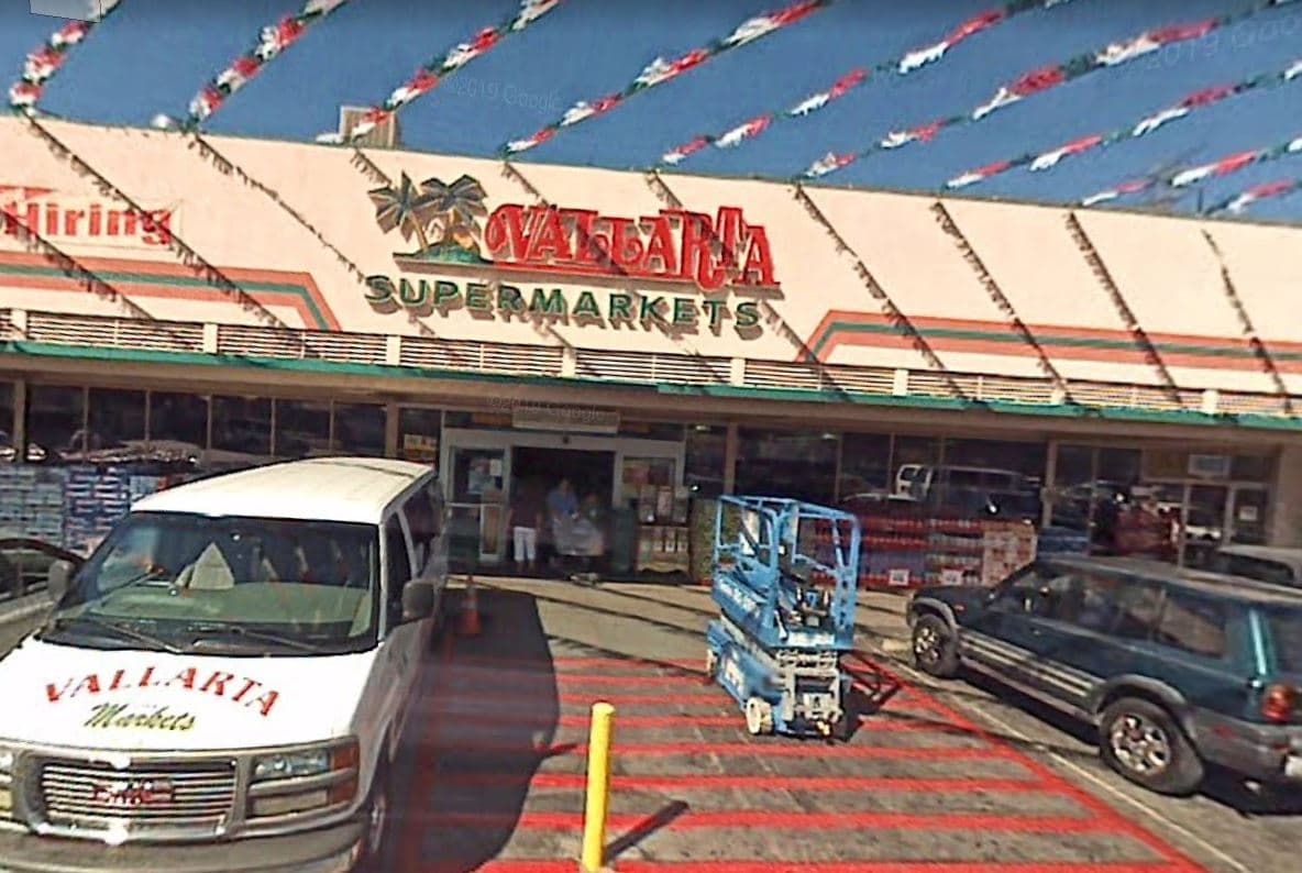 <b>North Hollywood</b>: La entrega de regalos será el domingo 15 de diciembre en la dirección 10859 Oxnard St., desde las 11am hasta las 2pm.