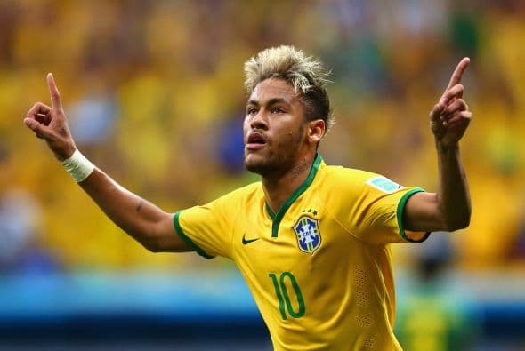 Neymar se enfrentra con un 'Dron'