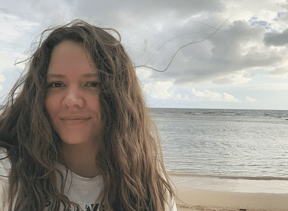 En su reporte del viernes, Ana María Alvarado había asegurado que la cantante estaba"a punto de ser mamá, obvio no ella, sino 
<b>por medio de vientre de alquiler</b> e inseminación artificial. Si no es que ya fue mamá".