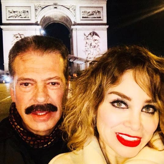 "Primero, que cuando estés con tus amigos hablando positivamente de las cosas,
<b>que no haya cámaras prendidas</b>".