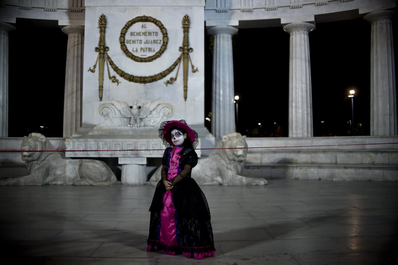 En México, no hay mejor representación de la fusión entre la fiesta de Halloween y el Día de Muertos que la figura de La Catrina.