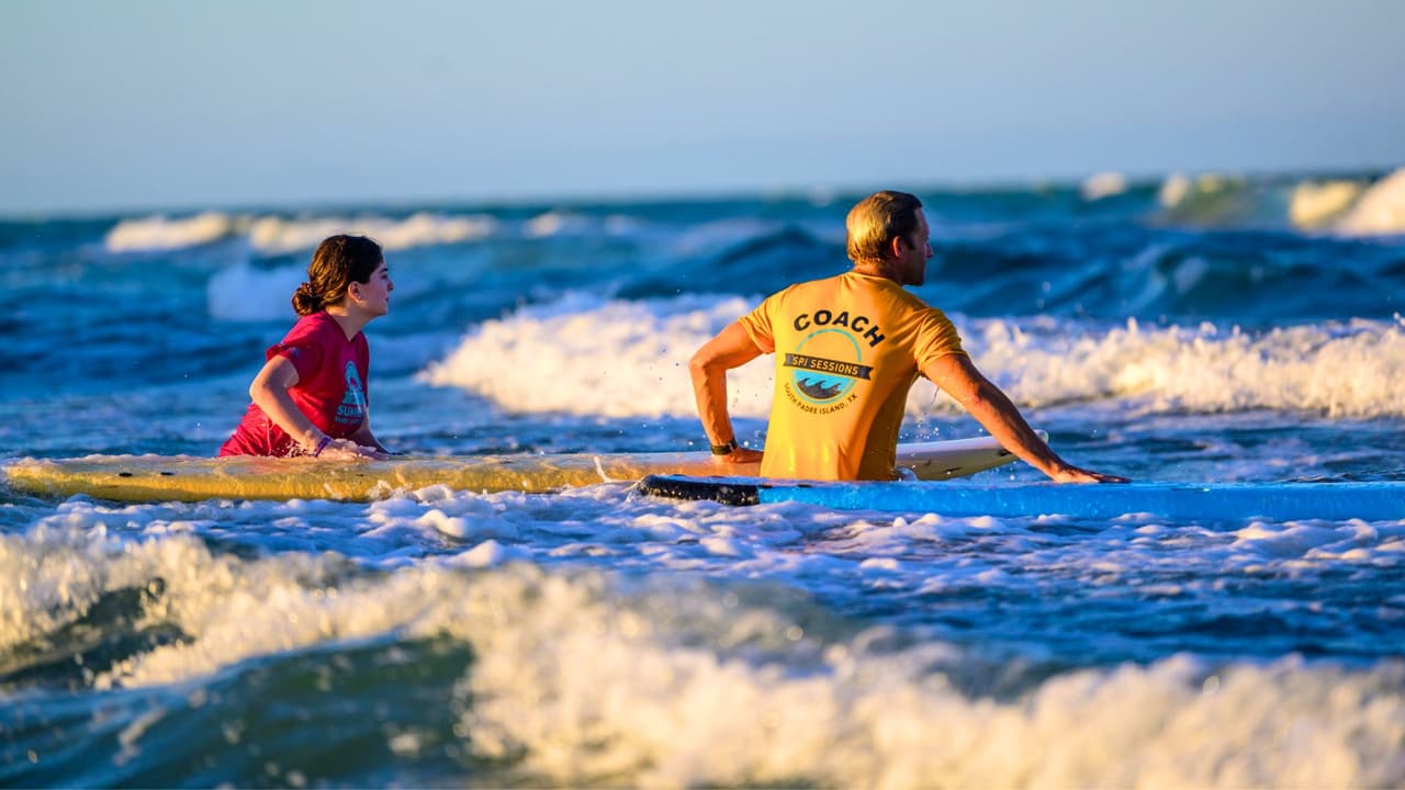 <h3 class="cms-H3-H3">Una playa con sabor a hogar para los hispanos</h3>
<br>
<br>Para muchas familias de Texas y del norte de México, South Padre no es solo una escapada de fin de semana: Es una tradición. Un lugar donde se mezclan las raíces, se celebran cumpleaños, se reúnen primos y se canta en dos idiomas.
<br>“Es lo más cerca que tenemos del Caribe sin tener que volar hasta Cancún”, dice un turista de San Antonio que va cada año con su familia, indica el reporte. “Y lo mejor es que aquí también se siente como en casa”, agrega.