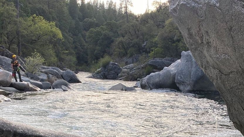 Recuperan los cuerpos de tres jóvenes que fueron arrastrados por el Río Cosumnes