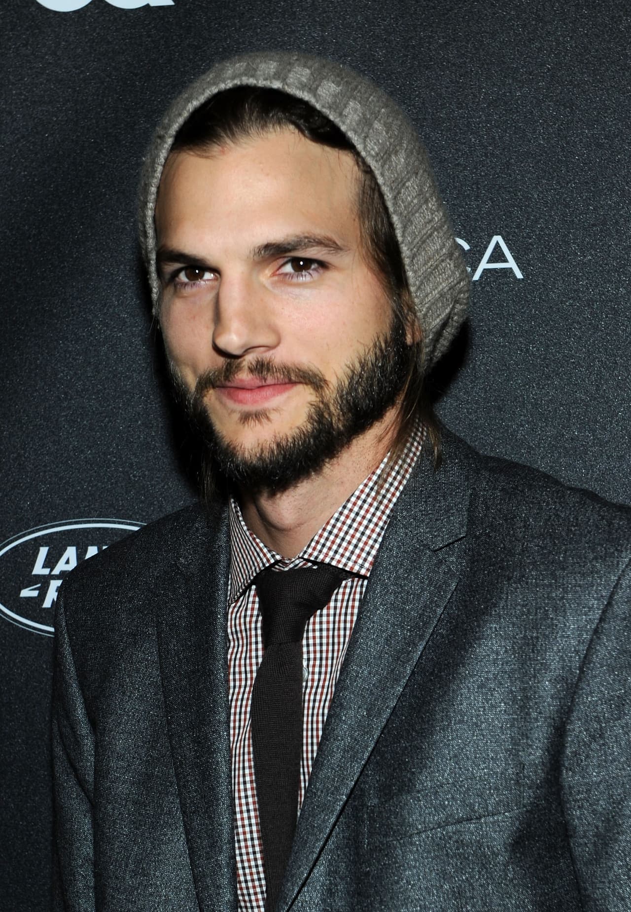 La Universidad de Lowa tuvo entre sus aulas al guapo actor, pero no fue suficiente para él y mejor prefirió adentrarse en el mundo del modelaje.