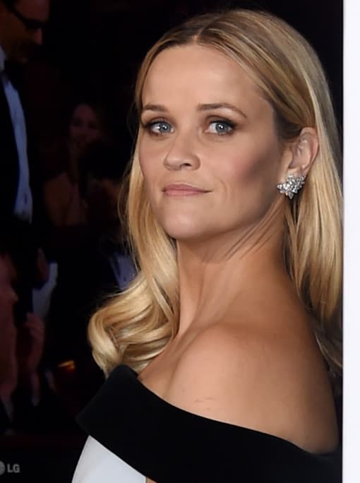 ¡Aplausos para la actriz de gran carisma!