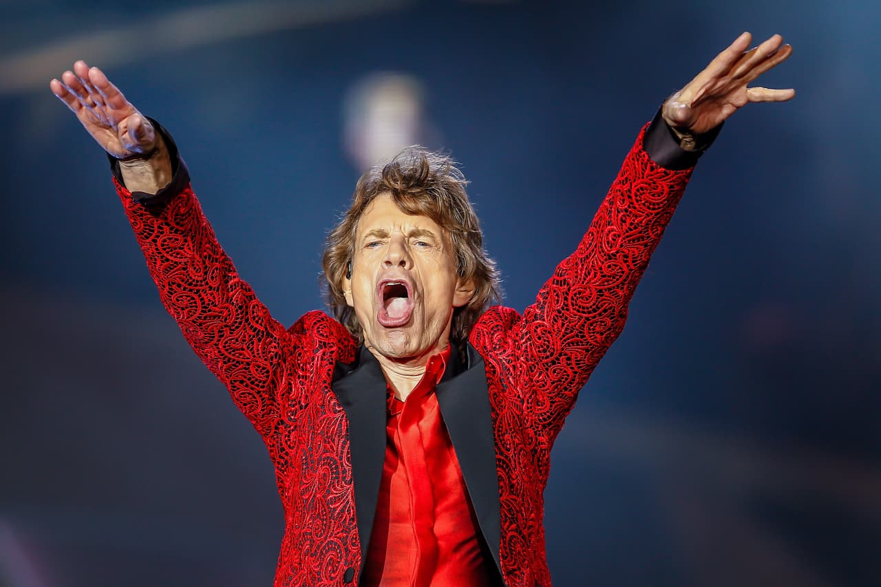 Mick Jagger no solo tiene su carrera de cantante, resulta ser que es buenísimo para los números.