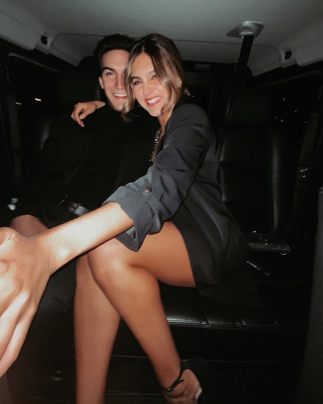 La mamá y el hermano de Romina están más que felices con Joss, sin embargo, Jorge Poza, aún no emite una reacción al noviazgo. El actor suele ser reservado en cuanto a su vida privada y no se ha visto que comente las publicaciones de Instagram de su hija con su novio.