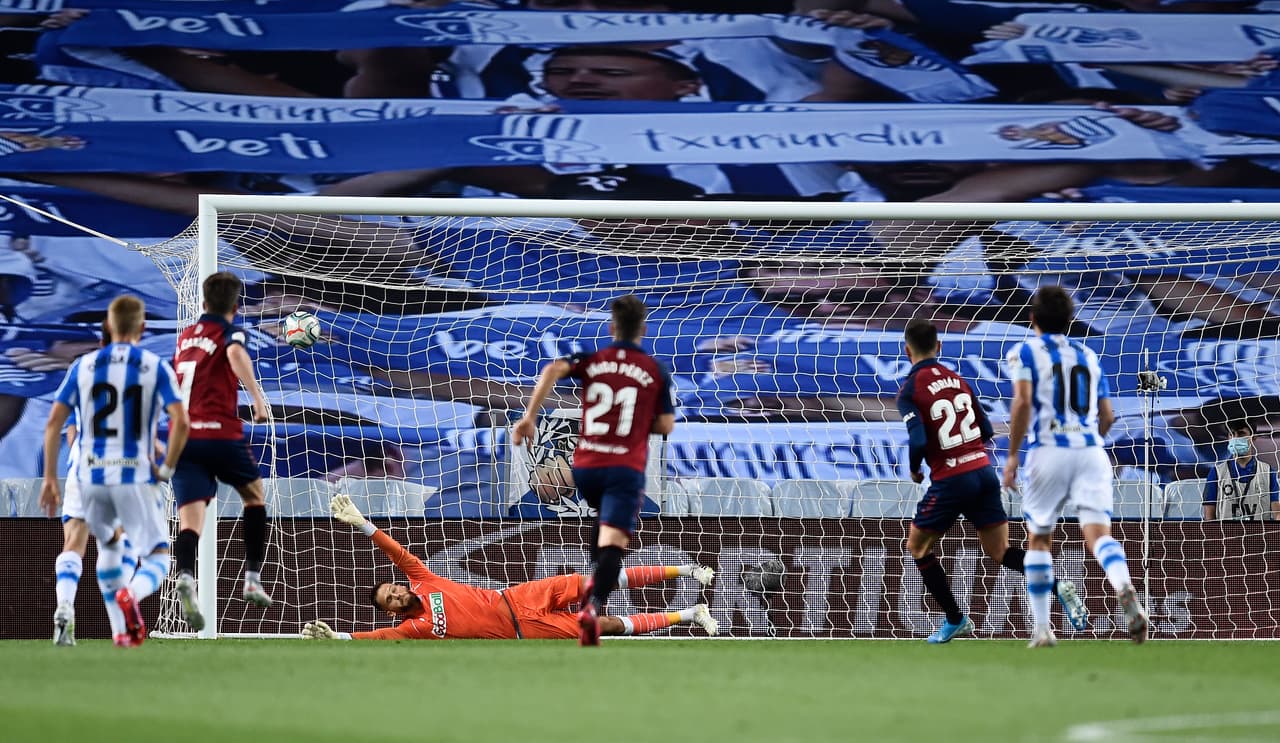 Adrián del Osasuna anotó de penal en el empate 1-1 en su visita a Anoeta ante la Real Sociedad ¡Qué manera de cobrar el penalty!