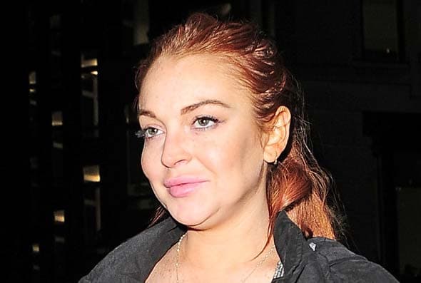 Pero sus adicciones le ganaron y ahora su carrera pende de un hilo. Según el portal 'El País', la también cantante se inyectó Restylane para rellenar sus labios.