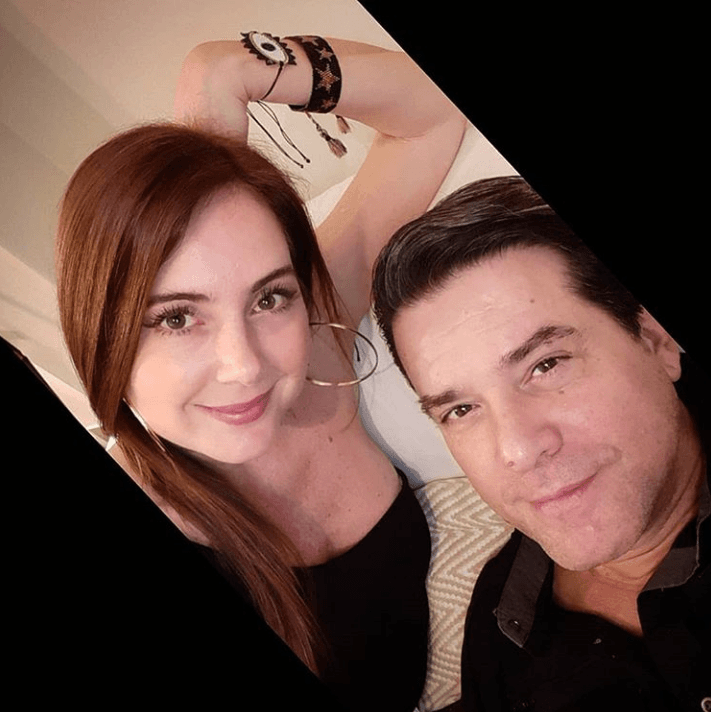 El actor venezolano conoció a Jennifer Bracaglia en 2004 y, a decir del protagonista de 'Carita de angel', sintieron amor a primera vista: "Cuando pasaste frente a nosotros y cruzamos nuestras miradas sentí algo tan grande que le dije a Eduardo: "ella es la mujer de mi vida"...".