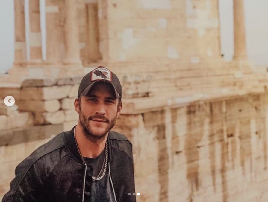 "De pronto nos enteramos de que
<b><a href="https://www.youtube.com/watch?v=hdM65fjrlA4" target="_blank">él había agredido a una mujer</a></b>", platicó con la periodista Mara Patricia Castañeda en una entrevista publicada el domingo 8 de noviembre en su canal de YouTube.
<br>