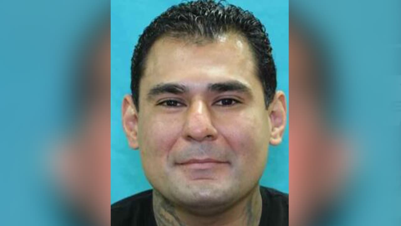 Arrestan a un hombre de 40 años acusado de apuñalar a muerte a una mujer y herir a un joven en Houston