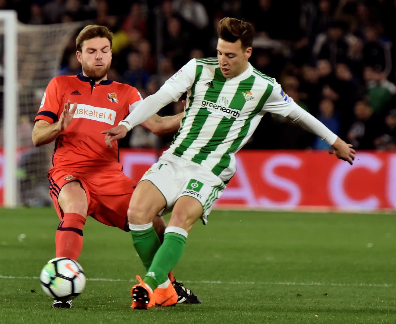A los sevillanos del Betis, el resultado les frena en su intento de engancharse a la parte alta de la clasificación.