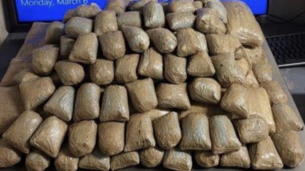 Aproximadamente 101,400 de las píldoras tenían los colores del arcoíris.