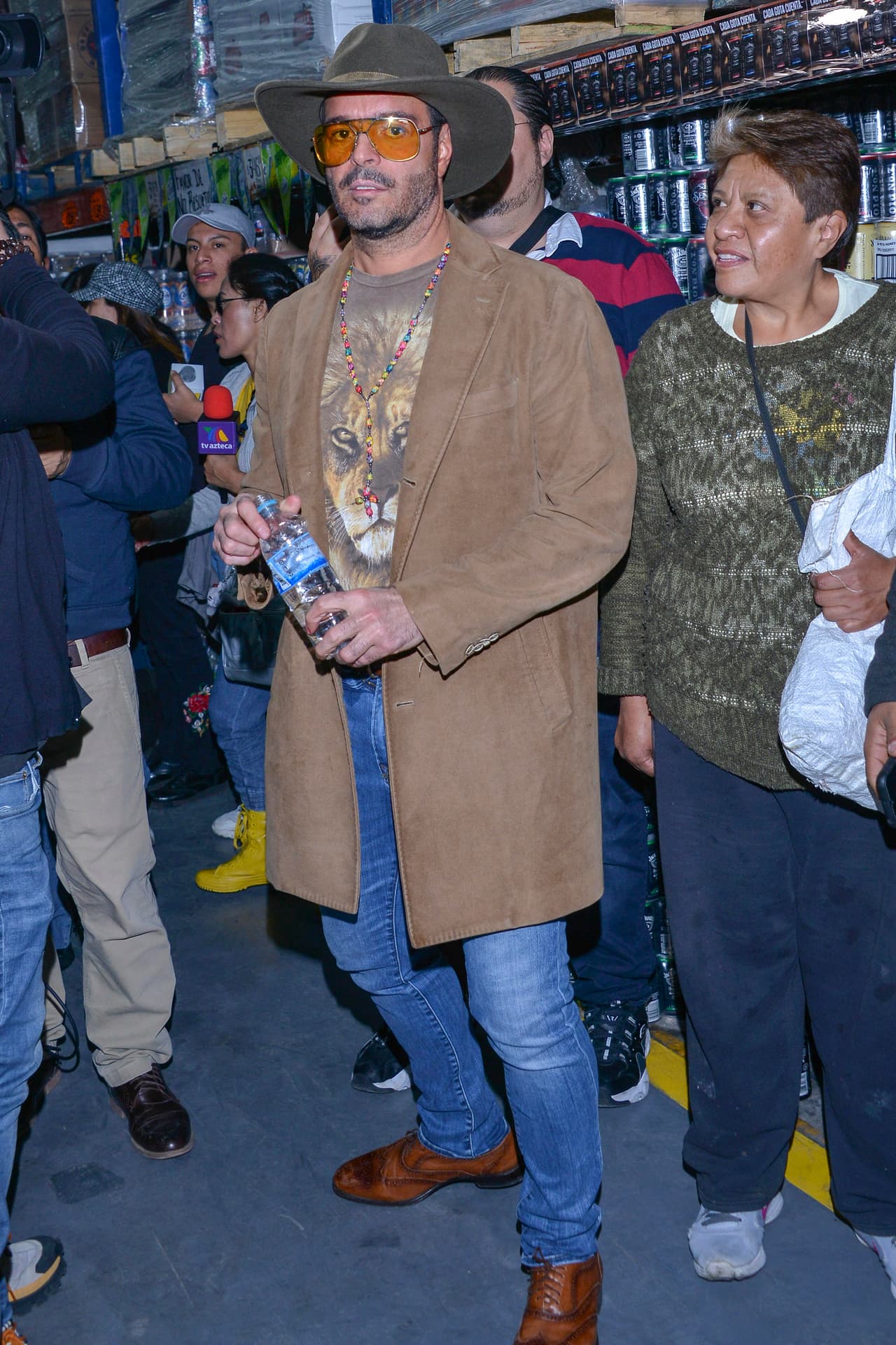 Por su parte,
<b> Pablo Montero se defendió de las acusaciones</b> de la madre de sus hijas y explicó cada uno de sus señalamientos. Dijo que "de buena fe" le dio el 80 por ciento del precio de la casa donde viven sus hijas y afirmó que lo que falta por pagar es responsabilidad de su ex. 
<br>