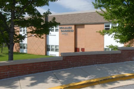 Niñas de 12 años heridas durante pelea dentro de escuela secundaria Benjamin Banneker en el condado de Montgomery