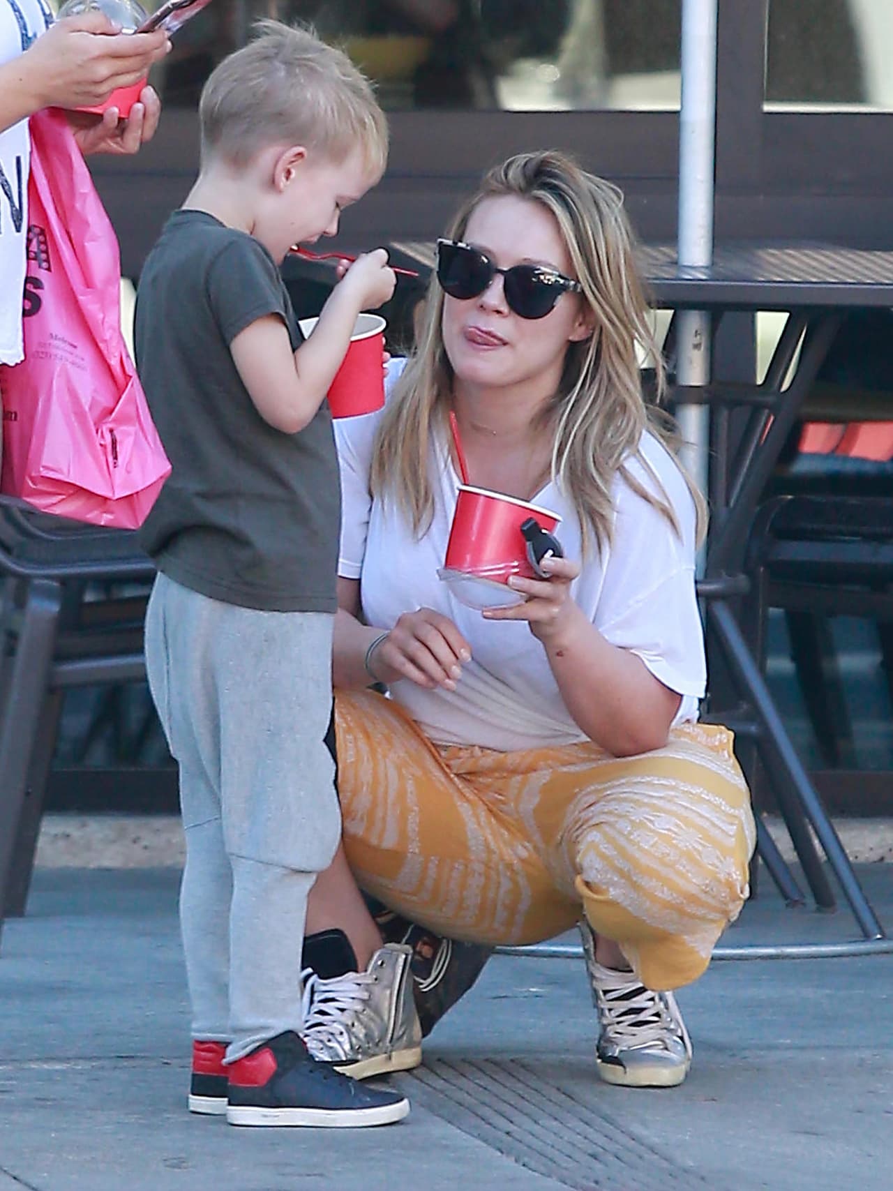 Hillary Duff ha declarado que no quiere apresurarse a encontrar una pareja.