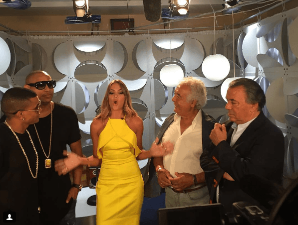 Y puso a todos a desempolvar sus pasos de baile,