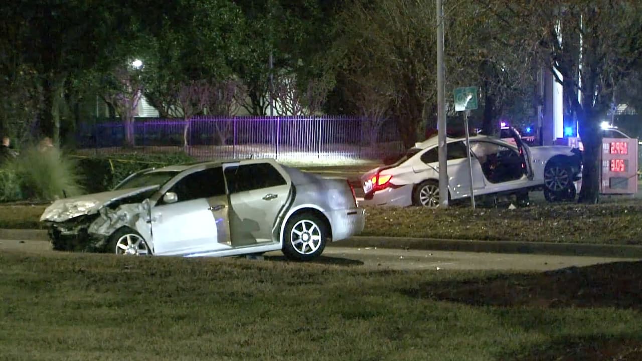 Hombre muere al ser impactado por el auto de unos adolescentes que huían de la policía en Houston