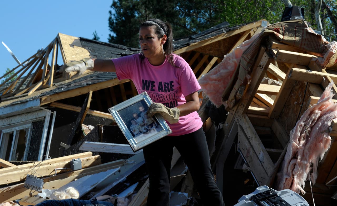 Áreas urbanas como Fayetteville y Raleigh se vieron impactadas por la oleada de tornados.