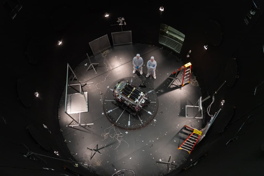 La NASA busca salvar un telescopio espacial que está perdiendo altura