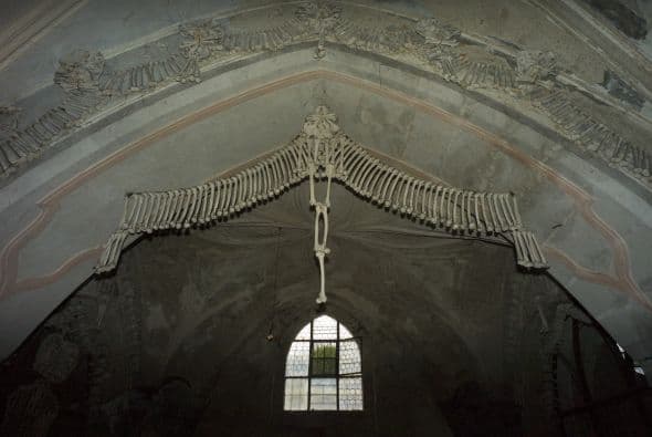 Esta peculiar obra arquitectónica y de decoración recibe a cerca de 150 mil personas de todo el mundo.