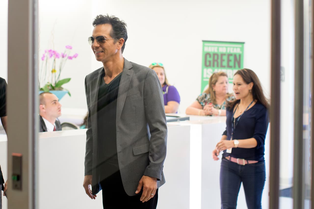 Benjamin Bratt y Bryan Cranston en Primer Impacto