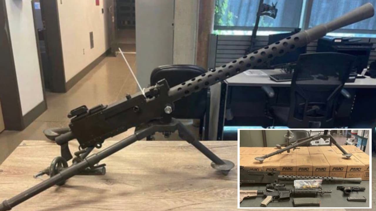 Arrestan a un hombre en la frontera que pretendía cruzar una ametralladora a México por Nogales