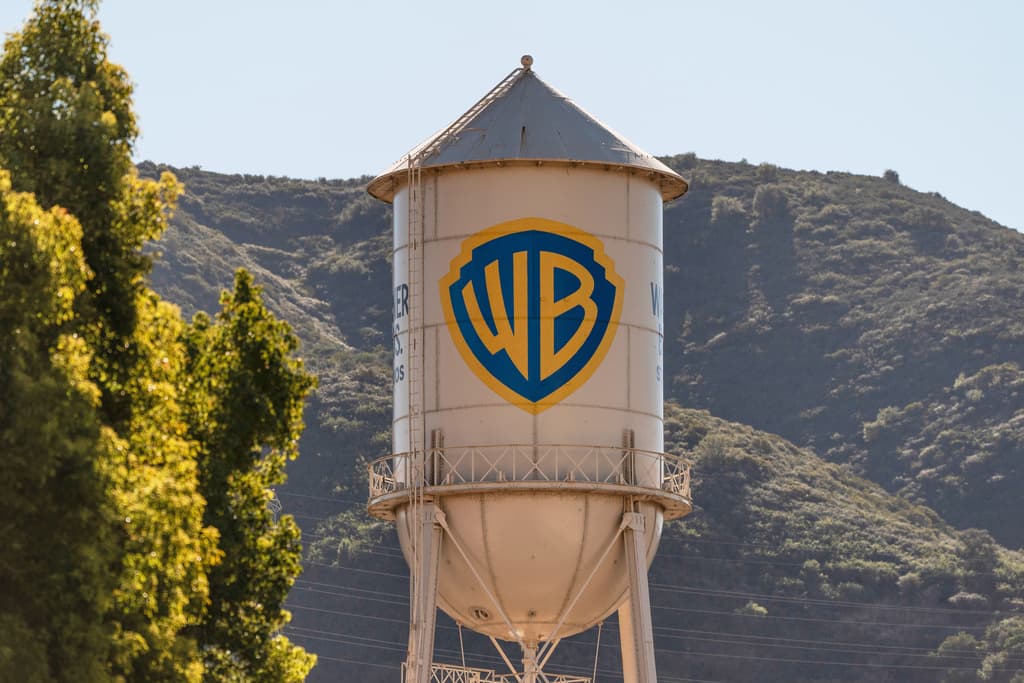 Paramount  anuncia la compra de Warner Bros Discovery en un acuerdo por $110,000 millones