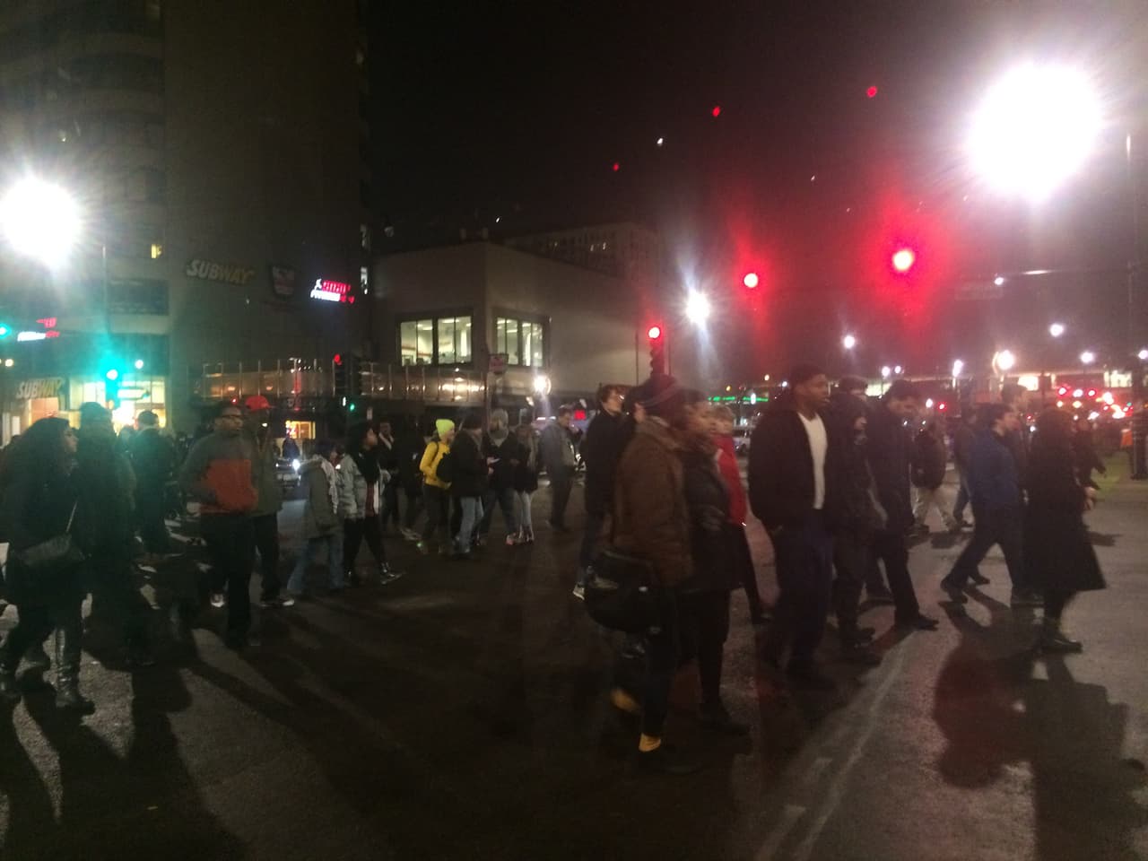 El joven afroamericano de 17 años quien murió a causa de 16 tiros que recibió del oficial Jason Van Dyke, el pasado 20 de noviembre de 2014.