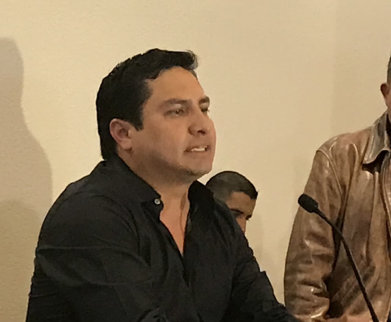 Los que más han mostrado su apoyo incondicional para el llamado 'Rey de la Taquilla' son sus fans, quienes no lo dejan en estos momentos tan difíciles para el cantante.