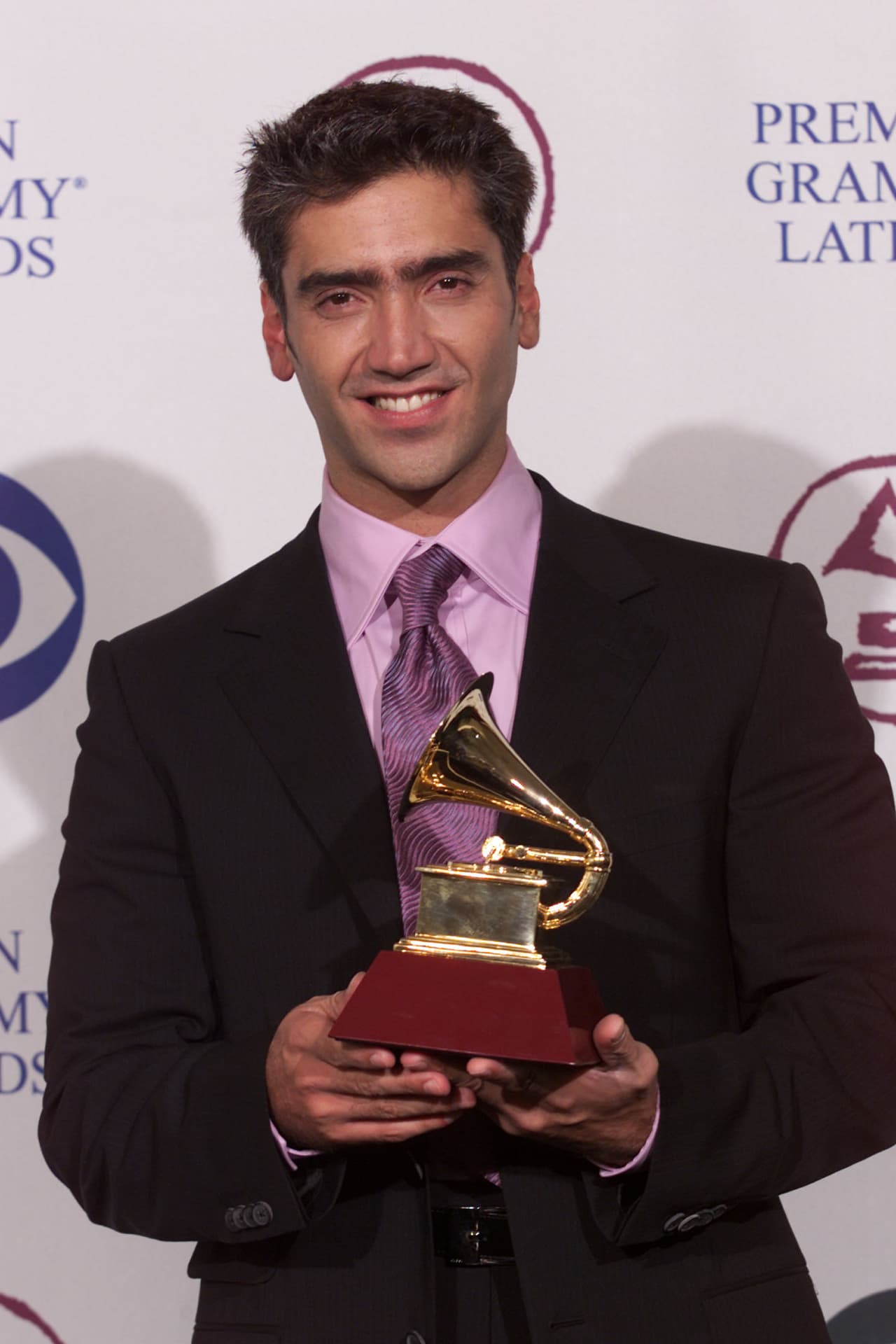 El intérprete mexicano Alejandro Fernández, también conocido como ‘El Potrillo’, no solo fue reconocido con un Latin GRAMMY por ‘Mi Verdad’ (Mejor Álbum Ranchero), sino también participó con su voz en los números musicales de la gala.