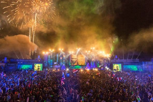 Se acerca el verano y muchos se preparan para los grandes festivales musicales de la temporada. En California, Coachella domina la taquilla, pero 'The Tomorrow World Electronic Music' parece ser una fuerte competidor. Te compartimos algunas fotos del festival de música electrónica durante su última edición en Chattahoochee Hills. La fiesta reunió a los mejores Dj’s y atrajo público de cada rincón del planeta. ¿Crees que este festival sea mejor que el del Valle de Indio?