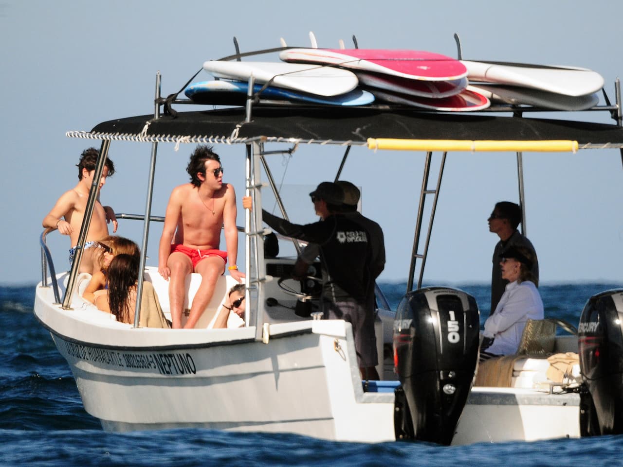 Los paparazzi también la captaron con sus seres queridos paseando por Nayarit,