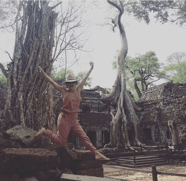 Después de su boda, Eva y Pepe viajaron a Camboya, a fin de disfrutar de su luna de miel. Así es como apareció esta actriz de Hollywood en los místicos templos de Angkor.