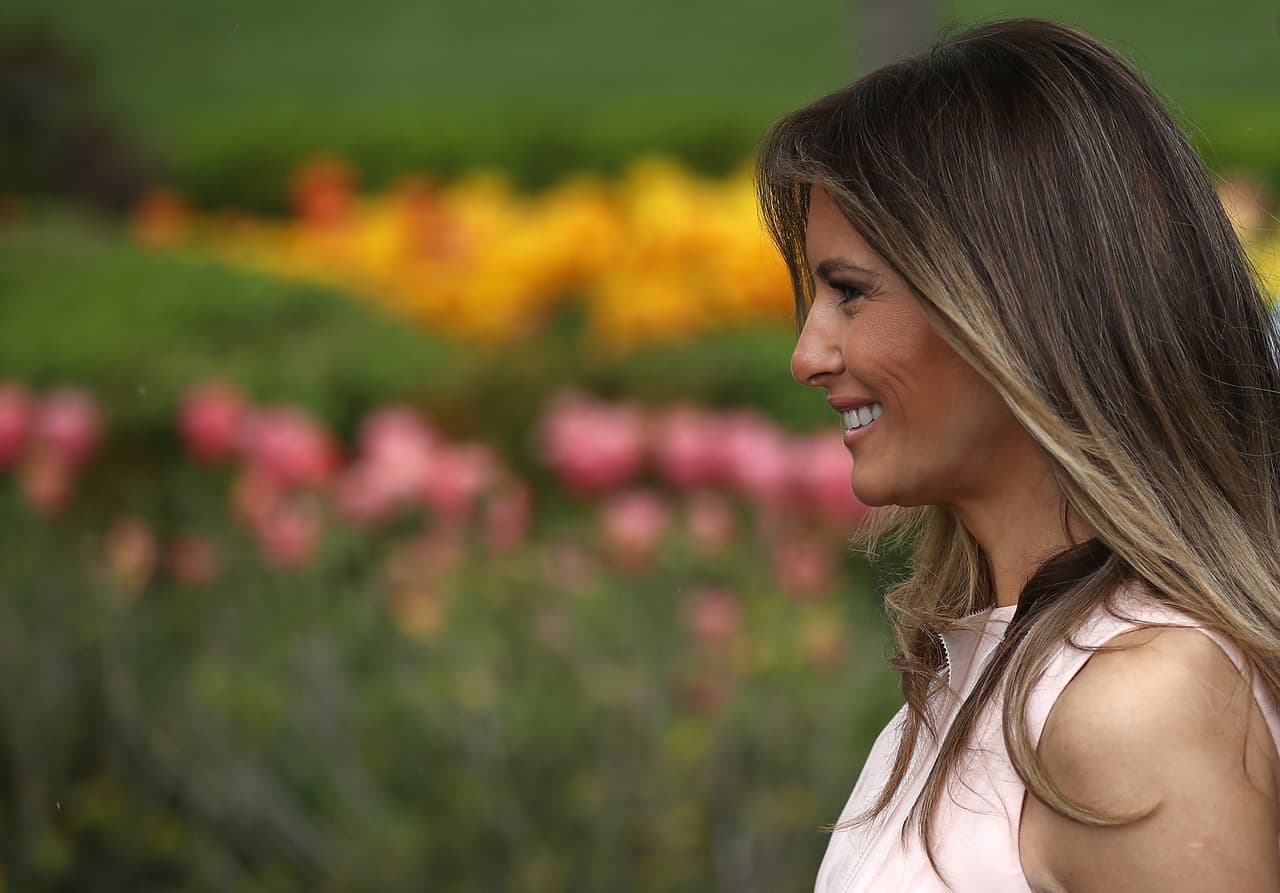 Melania hizo 74 veces la misma foto desde su ventana en 3 años: esas y otras revelaciones de su Twitter